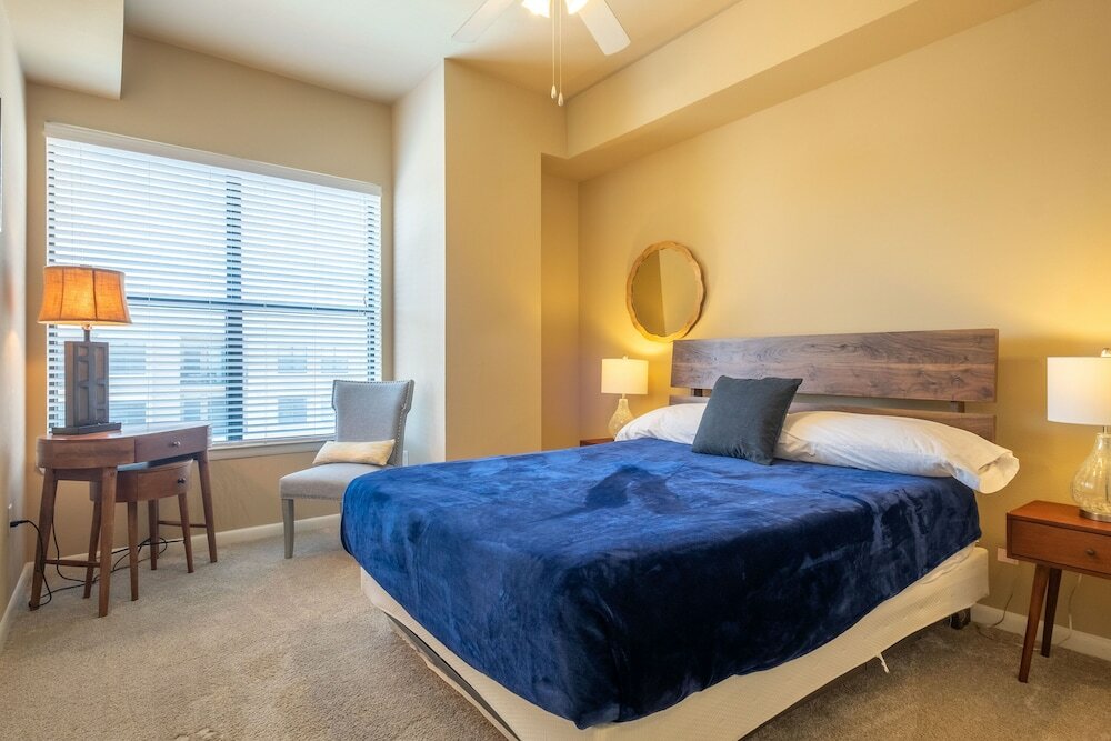 Фото Executive Suite With Pool & Gym