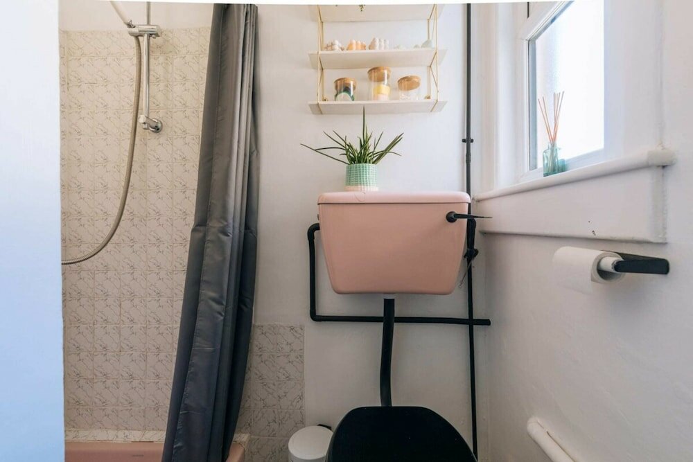 Фото Cosy & Charming 3 Bedroom Terraced Home, Bath!