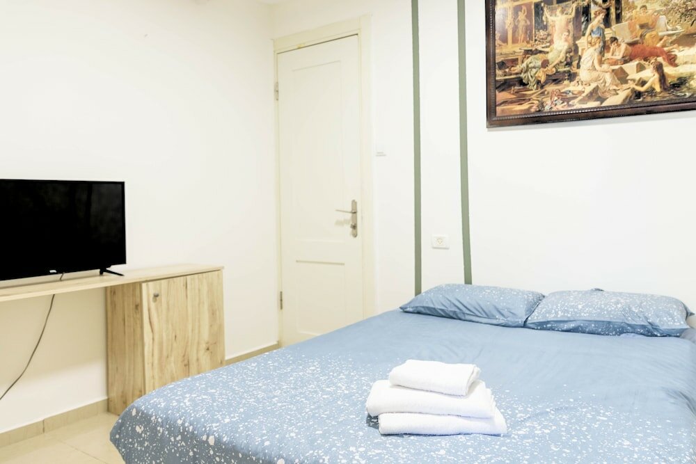 Фото Laguardia Hotel