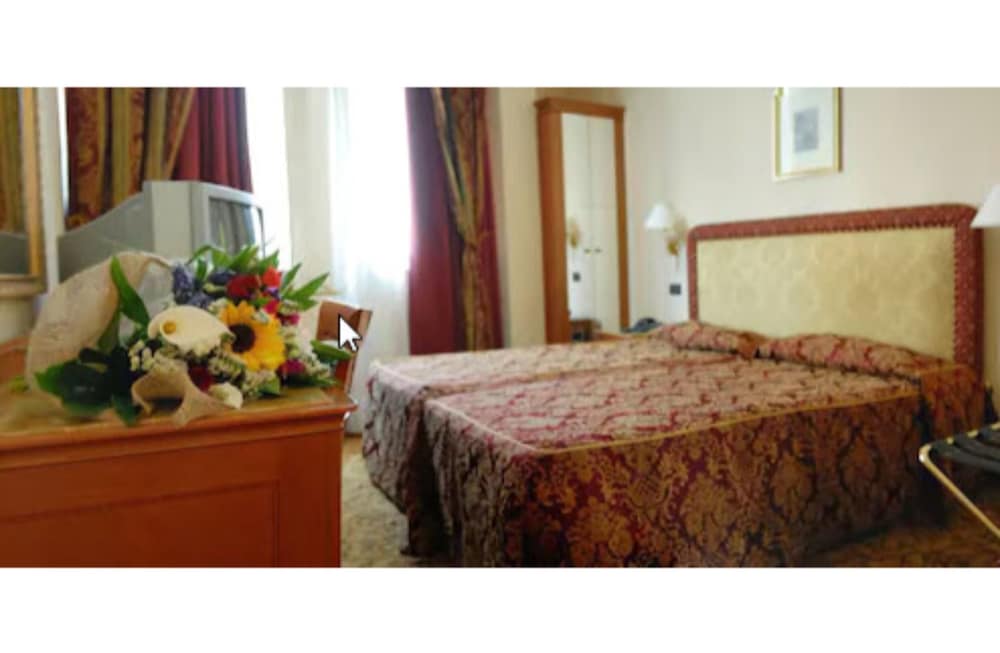 Фото Hotel Colonna