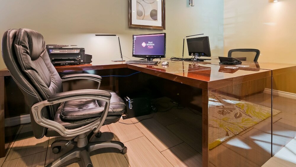 Фото Best Western Plus Mirage Hotel & Resort