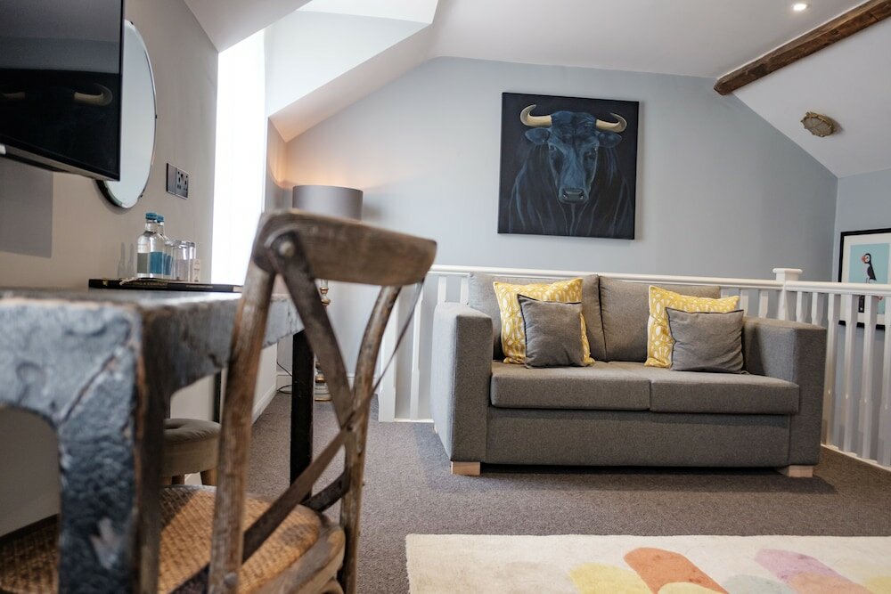 Фото The Bull Hotel