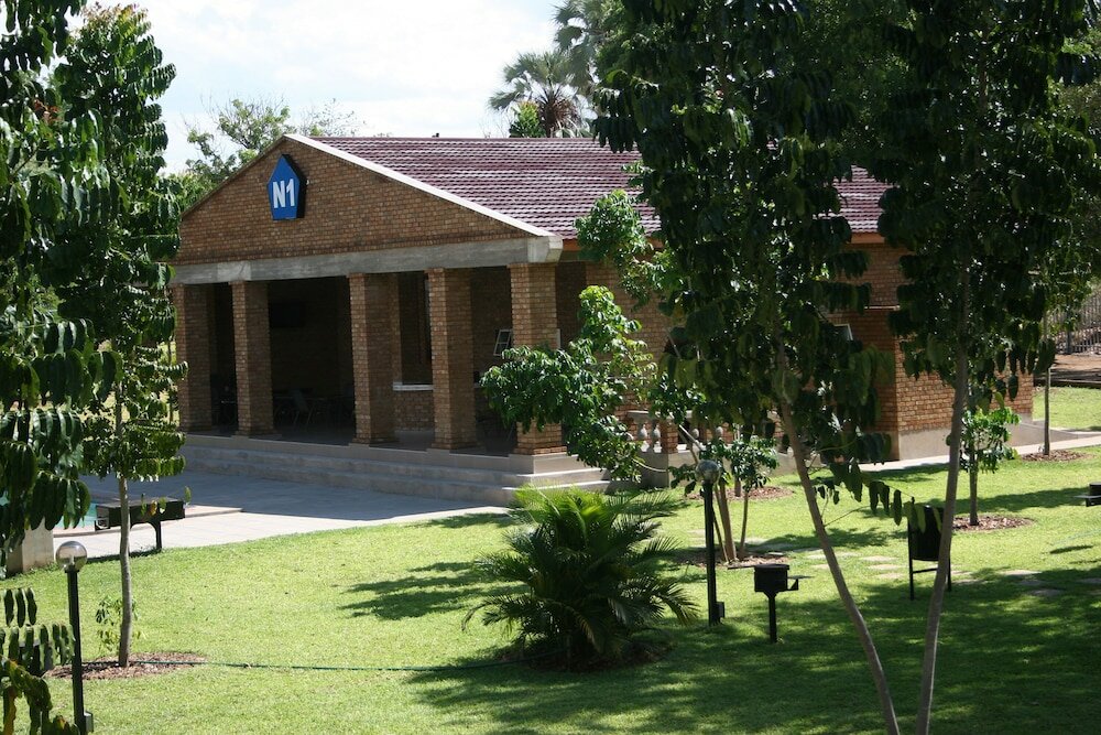 Фото The N1 Hotel & Campsite Victoria Falls
