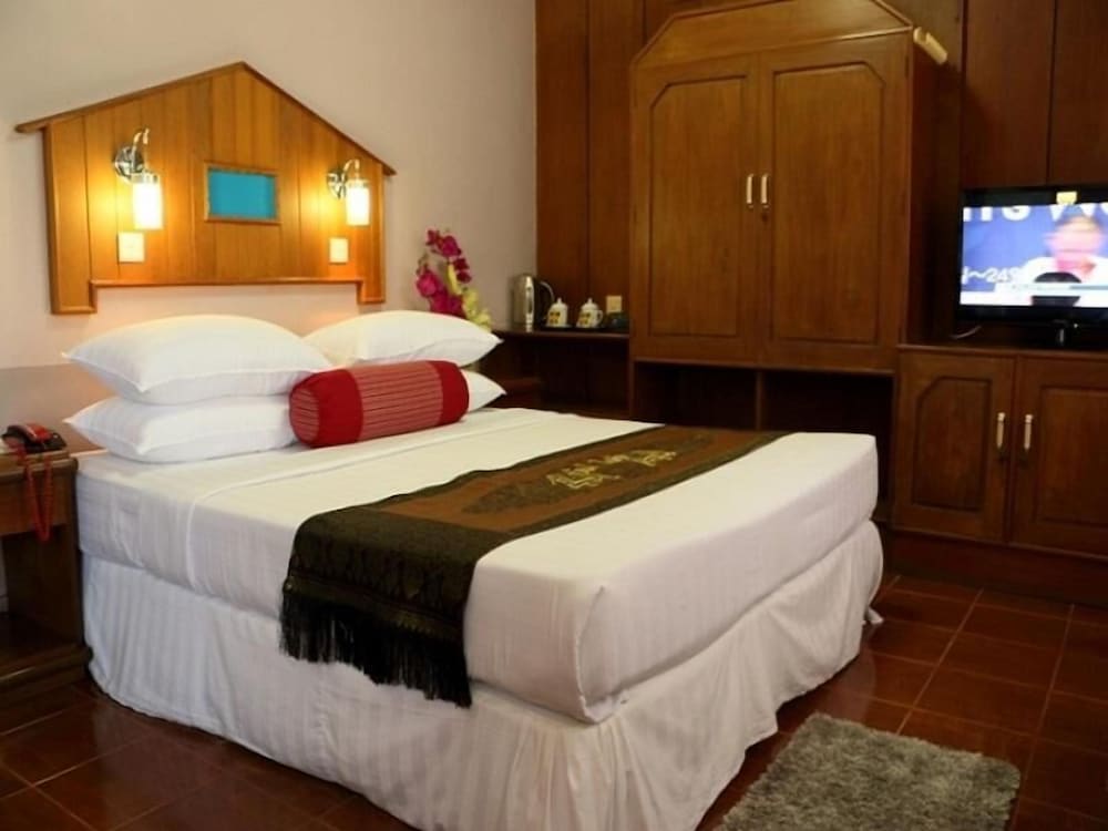 Фото Royal City Hotel