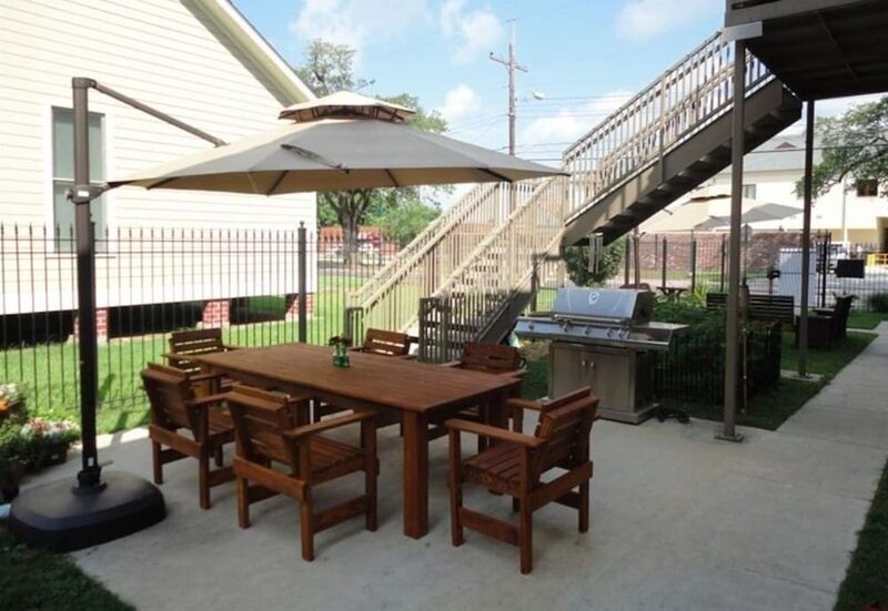 Гостиница Choo Choo Lofts, 3 br, 2 bath, Full Kitchen - Lafayette, La