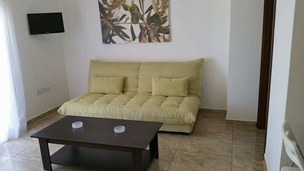 Фото Layiotis Hotel Apartments