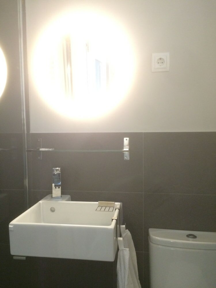 Фото Diezmadrid Hostal