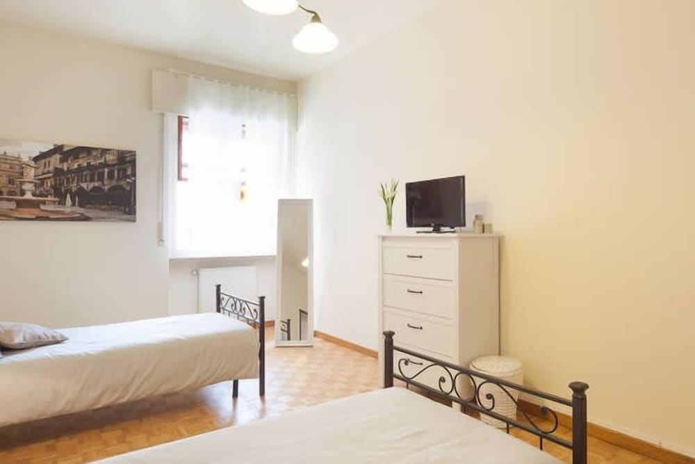 Фото Bed and Breakfast Happiness