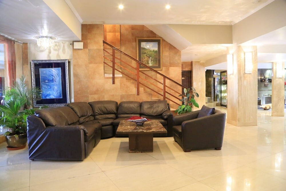 Фото отеля 2