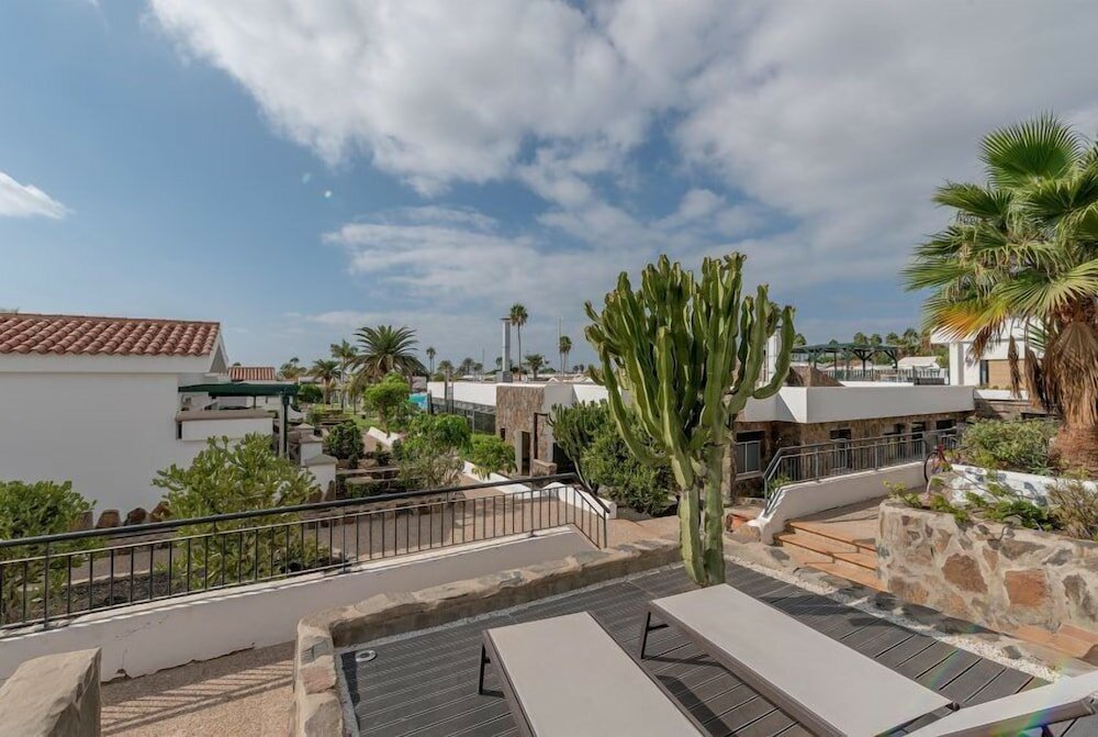 Фото Lovely Bungalows