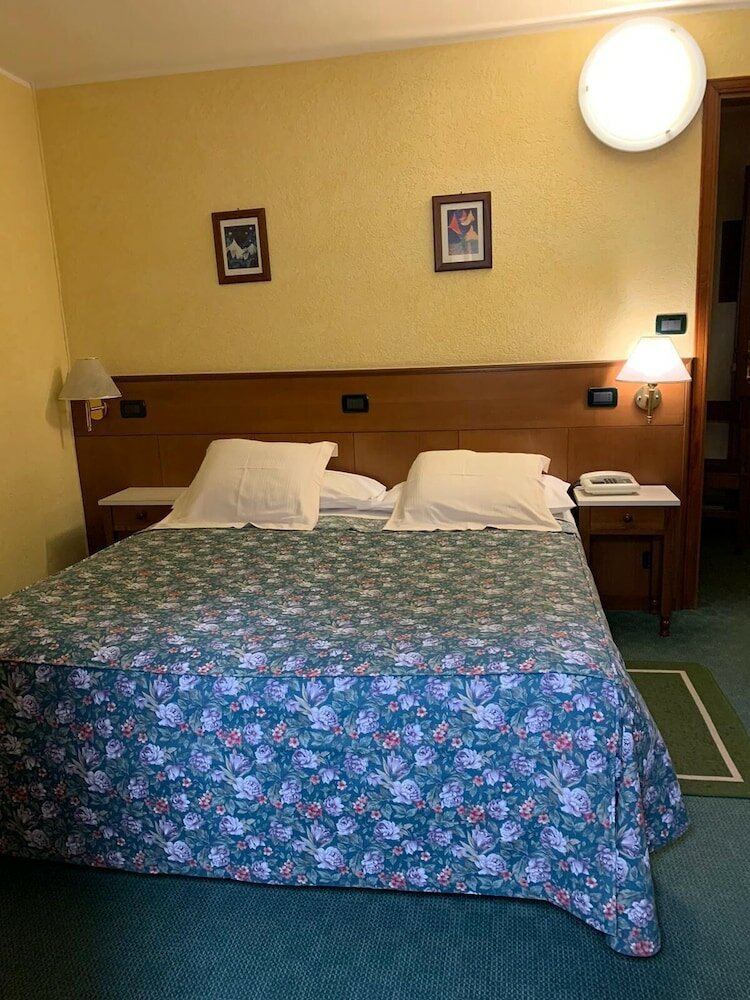 Фото Hotel Beau Sejour