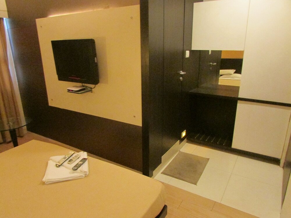 Фото Hotel Mourya Residency