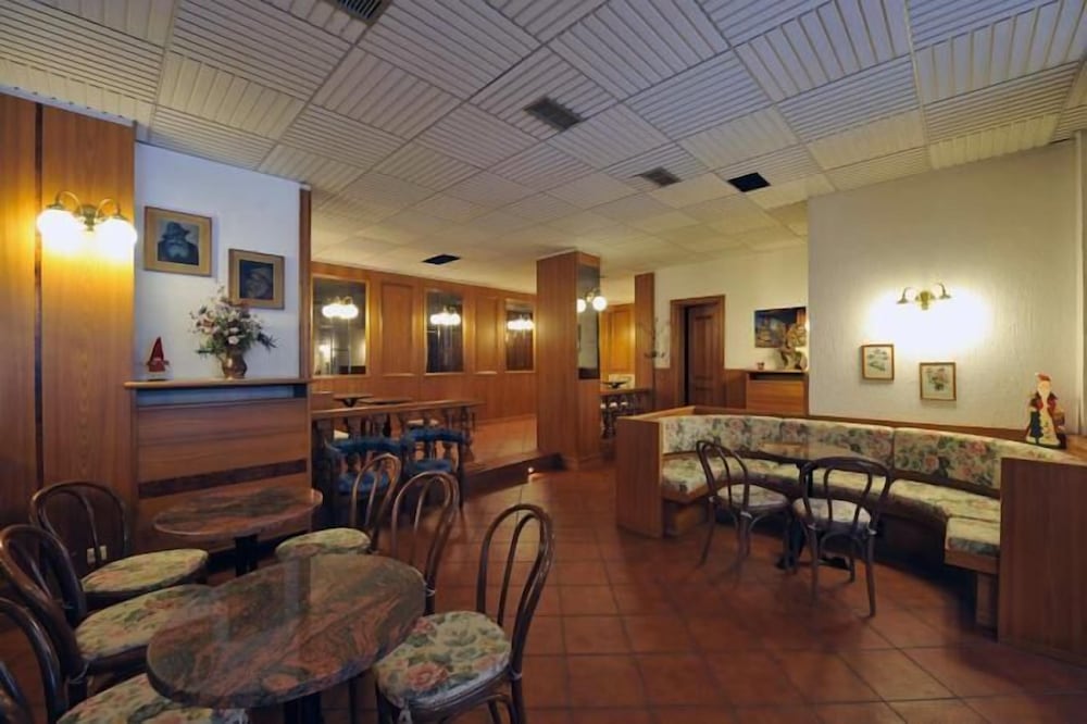 Фото Hotel Beau Sejour