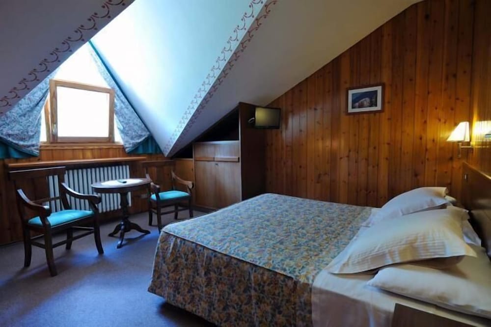 Фото Hotel Beau Sejour