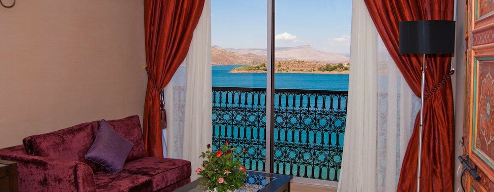 Фото Hotel Chems du Lac