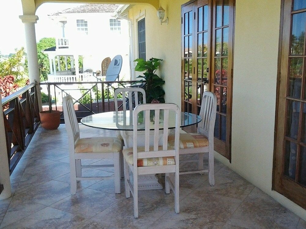 Фото Croton Studio at Sungold House Barbados