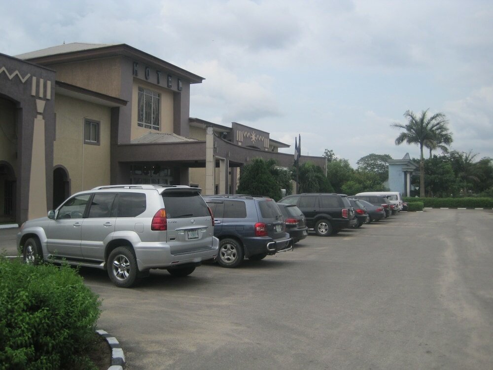 Фото Axari Hotel & Suites