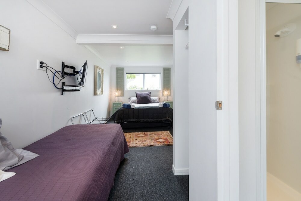 Фото Lakeside City Apartments