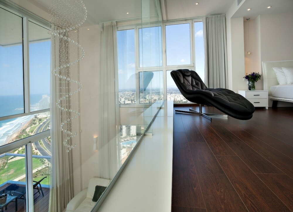 Фото Island Suites Hotel