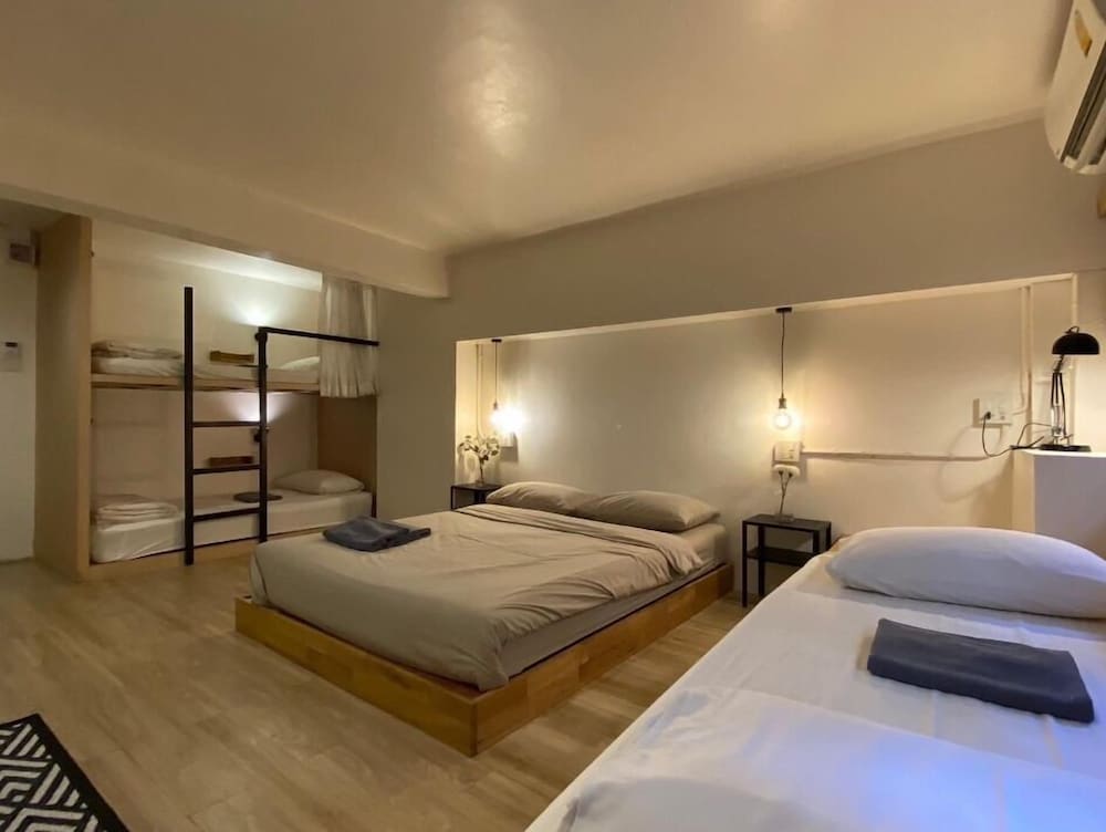 Фото Monomer Hostel Bangkok