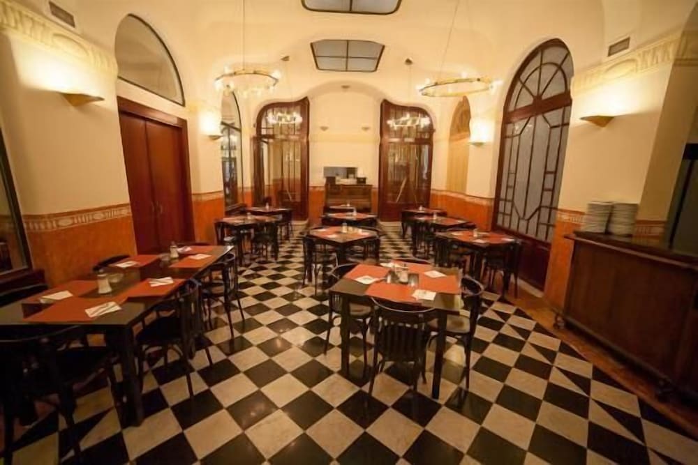 Фото Peninsular Hotel