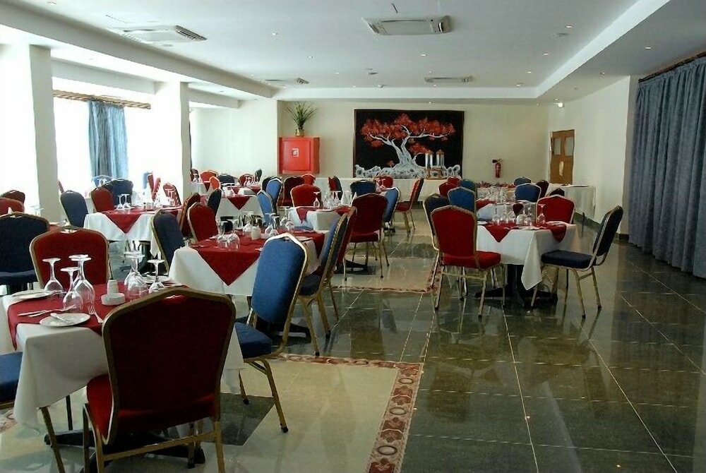 Фото Moniatis Hotel