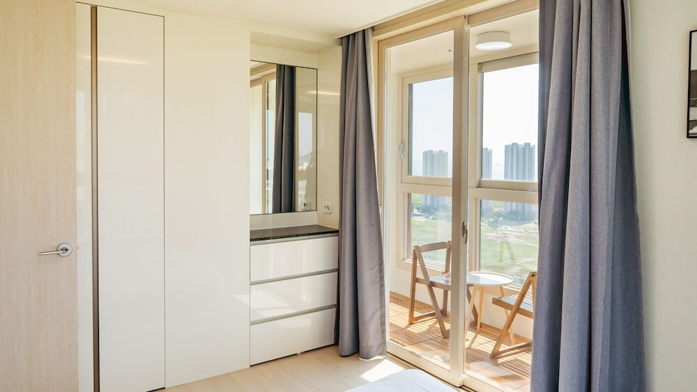 Фото The November Stay in Landmark