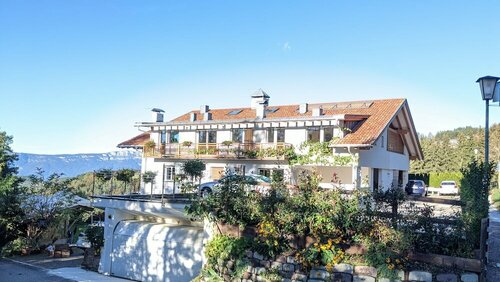 Апартаменты Vidora Apartments - Elegant Deco Loft With Balcony in Soprabolzano Ritten Card