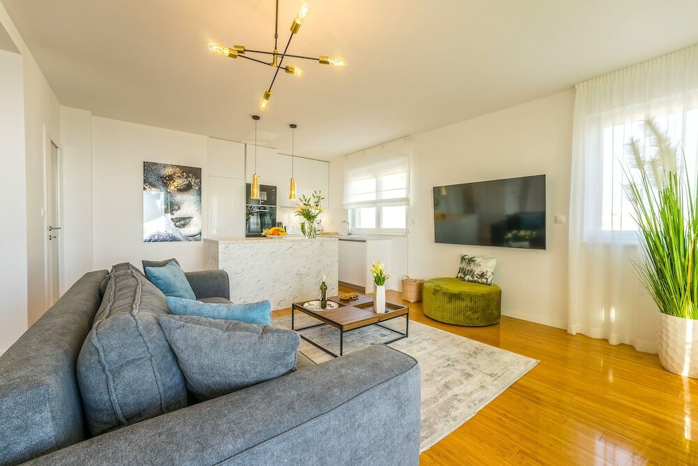 Фото Penthouse Apartment Perla with Jacuzzi