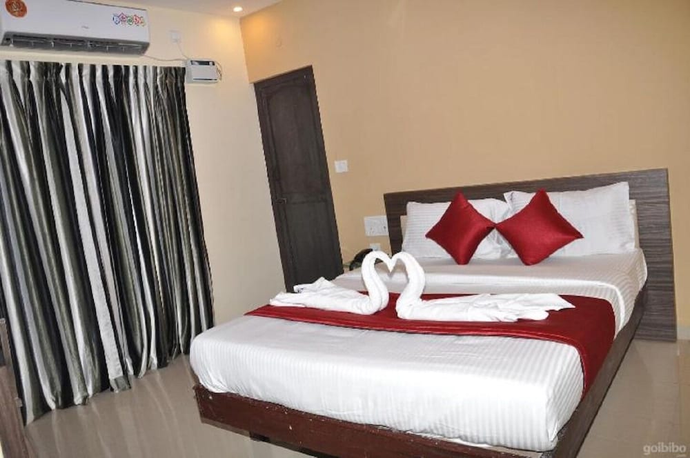 Фото Jayam Residency