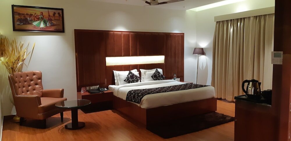 Фото Grand Geet Hotel