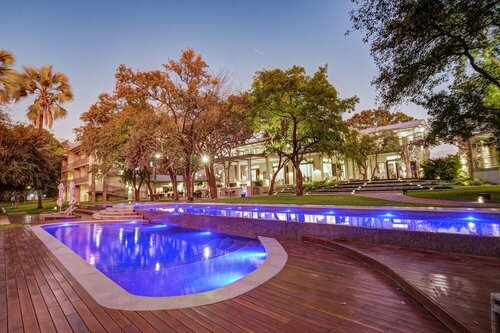 Гостиница Palm River Hotel в Зимбабве