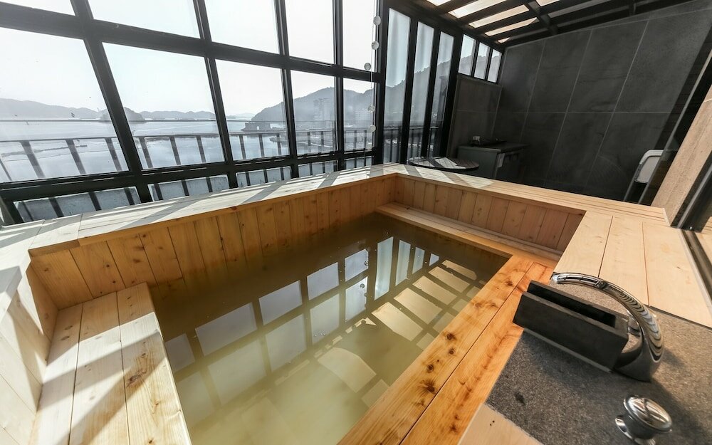 Фото Changwon Jinhae Lewis Hotel