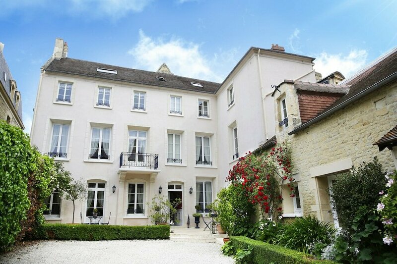 Гостиница Le Clos Saint-Martin в Кане