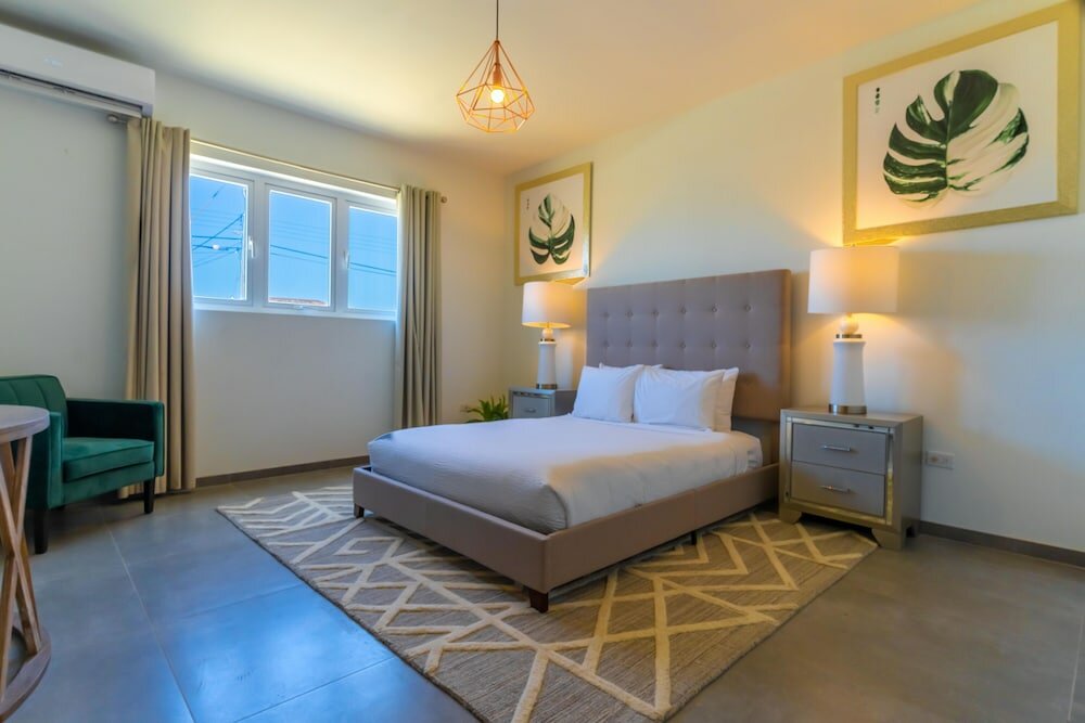 Фото Grand Modern Villa 6-bedroom! Brand New! Heated Jacuzzi!