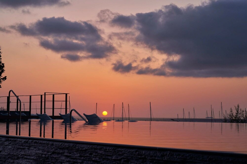 Фото Отель Okinawa Prince Ocean View Ginowan