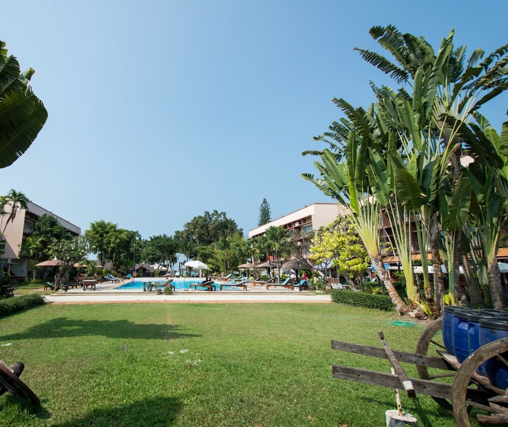 Фото Basaya Beach Hotel & Resort
