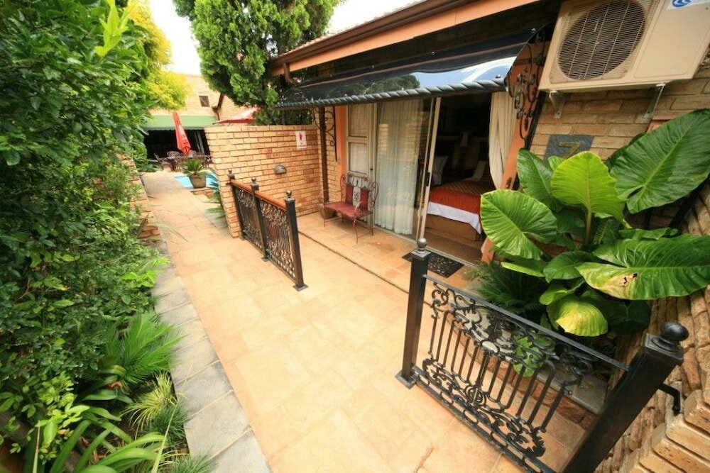 Фото Le Cozmo Guest House