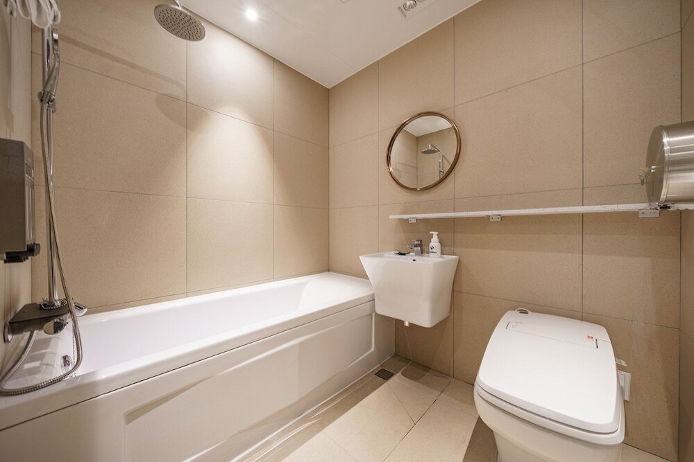 Фото Brown-Dot Hotel Geomdan