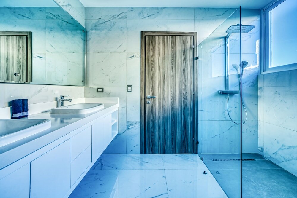 Фото Modern and Fresh Oceanfront Villa