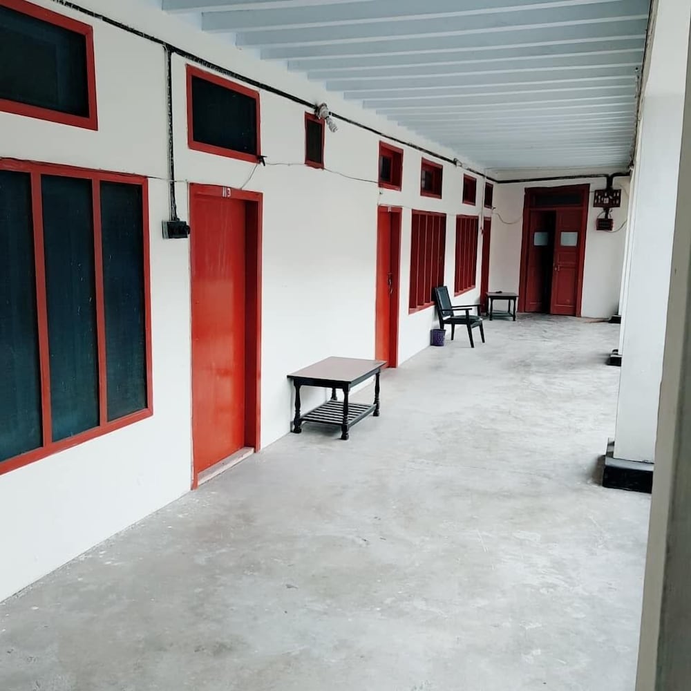 Фото King Valley Hotel 2