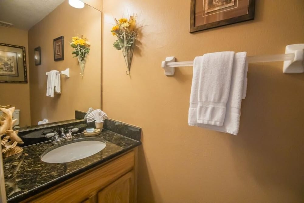 Фото Thomas' Lake Berkley Resort Townhome