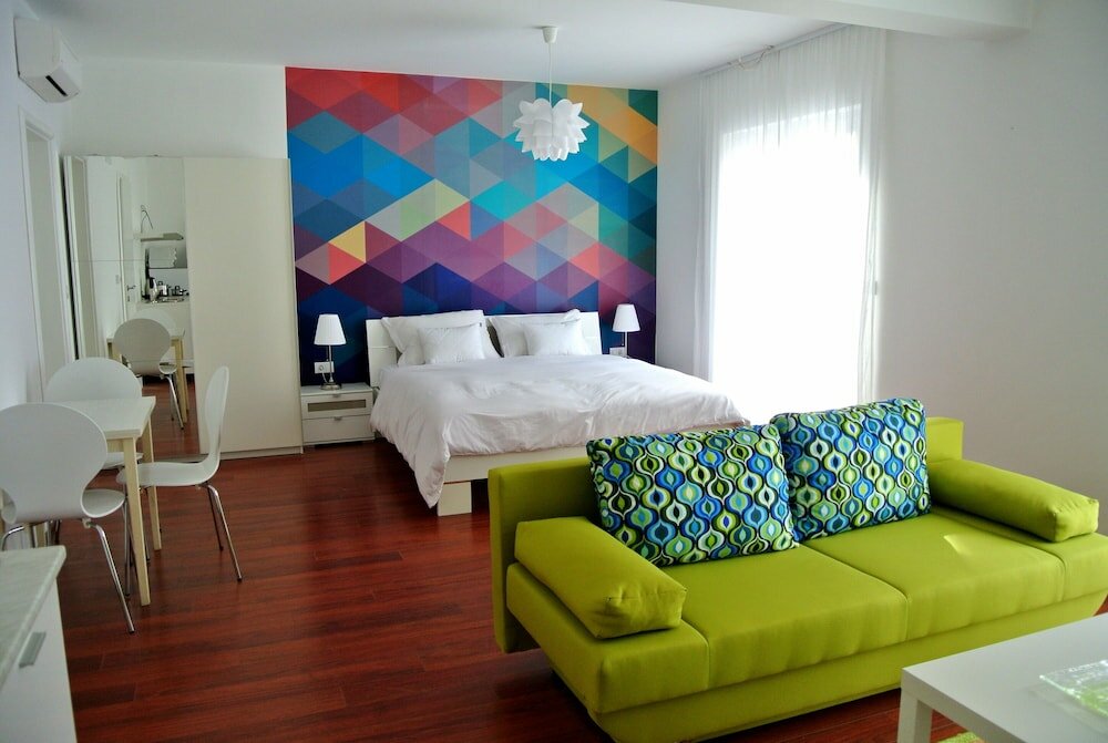 Фото 55 & 54 Stairs Apartments