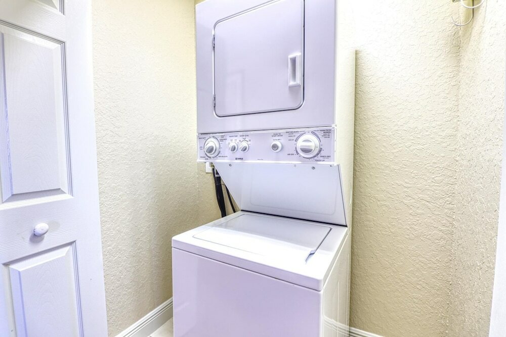 Фото Badri's Regal Palms Townhome