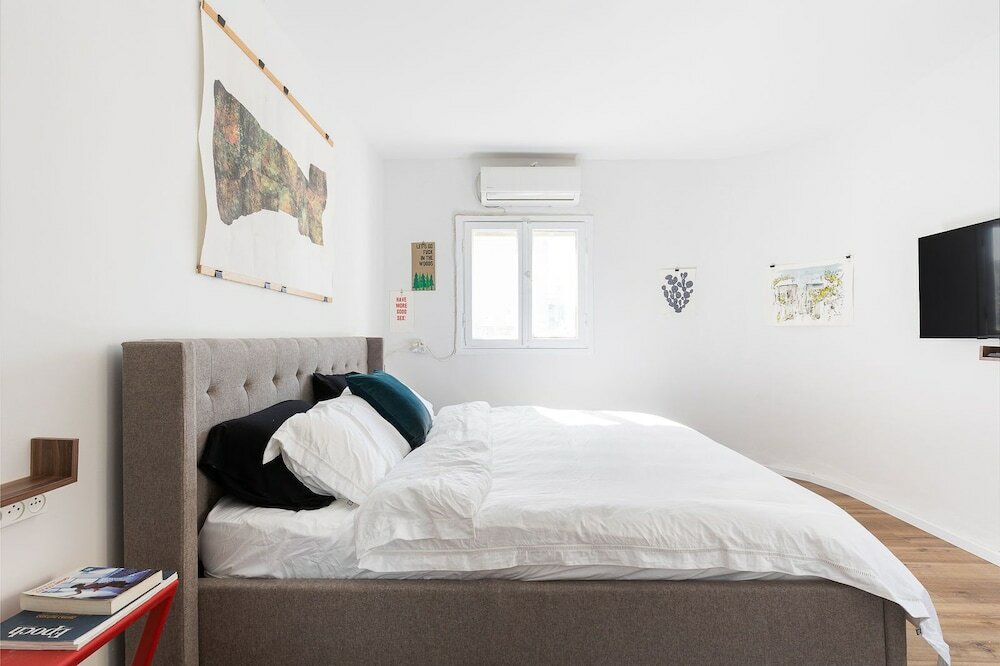 Фото Artistic Downtown Vibe Apt in Florentin