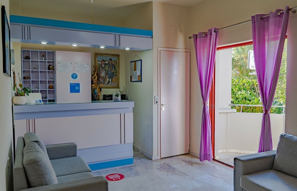 Фото Saint-Trope Studios