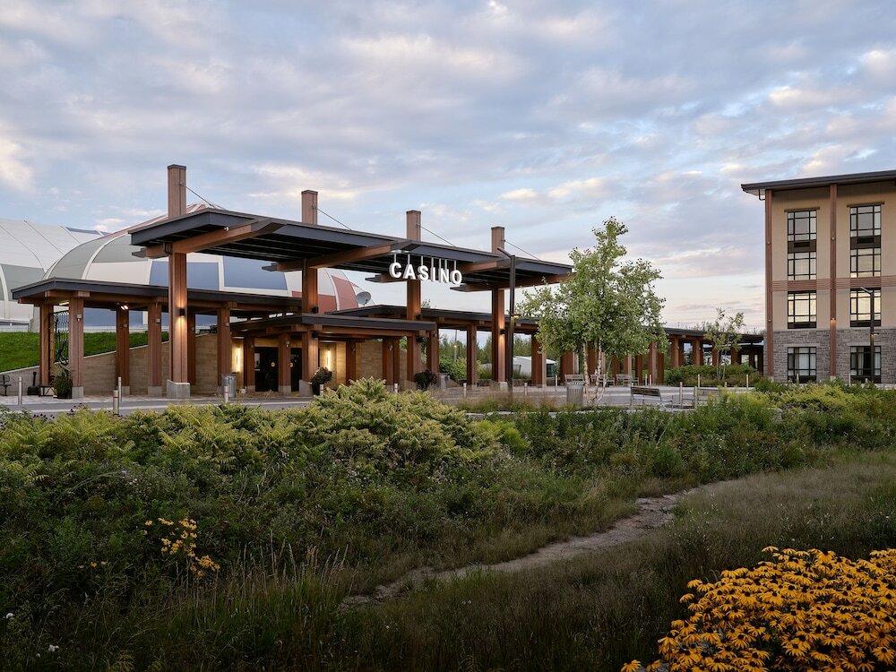 Фото Great Blue Heron Hotel