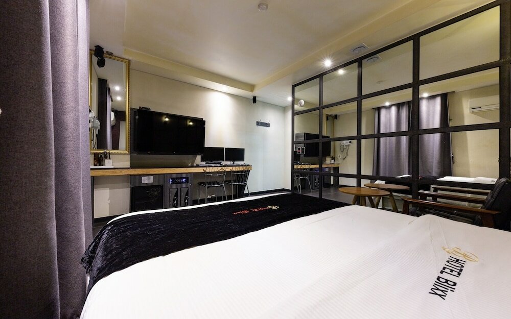 Фото 33555716610