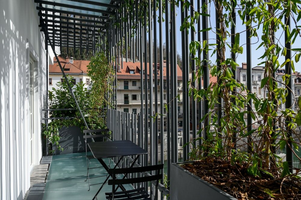 Фото Zlata Ladjica Boutique Hotel