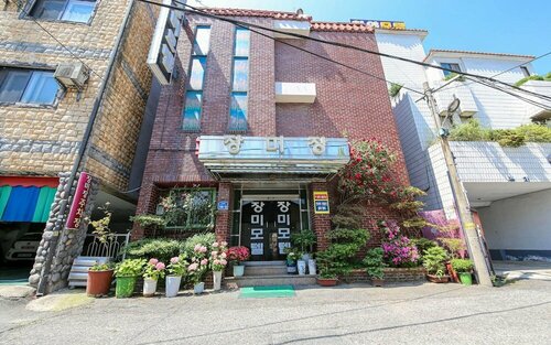 Гостиница Jeonju Jinbukdong Jangmi в Чонджу